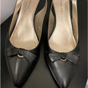 Women’s Bandolino black leather, 8 1/2 dress shoe